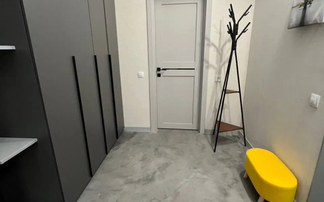 Prostornaya Kvartira Vblizi Zhd Vokzala Seti El Apart Flat