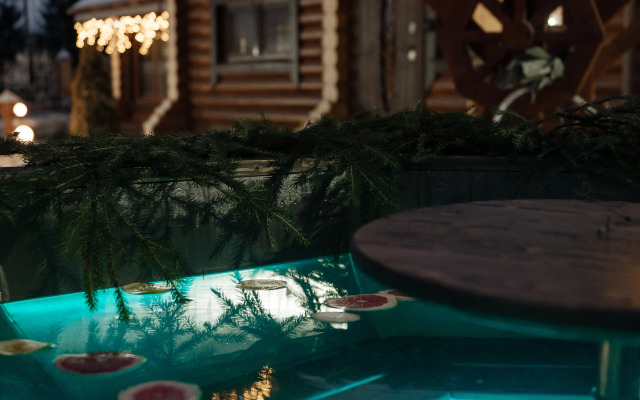 Частный дом на берегу реки