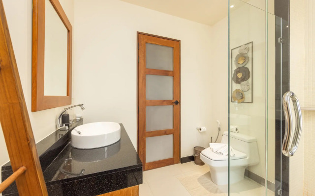 Emilia 3BR Private Pool Naiharn Villa