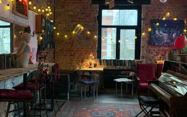 Tolstoy Art Hostel