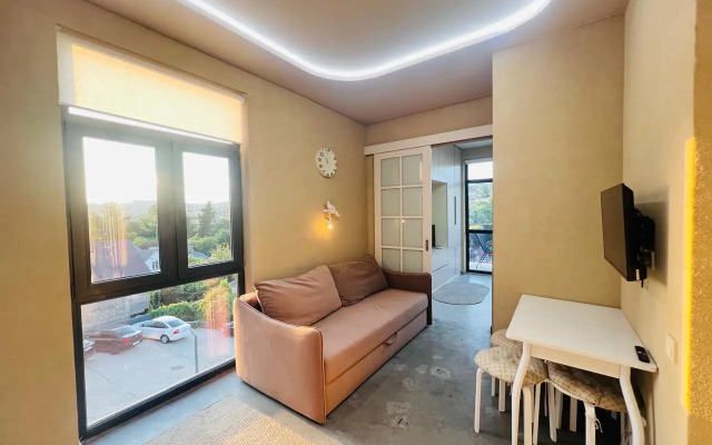Chetyryokhmestnye apartamenty s balkonom ı basseynom na territorii Apartments