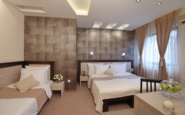 Hotel Vozarev