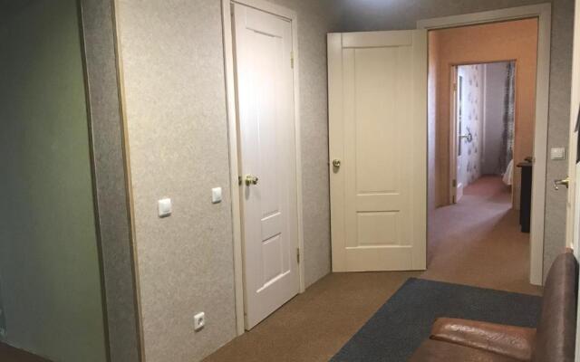 Апартаменты 3 комнаты в Центре рядом с Электричкой на Море