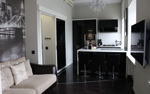 Dizaynerskaya V Tsentre Yaroslavlya Flat