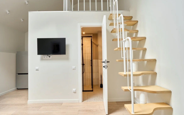 Квартира FlаtStay Двушка мансарда нa 4 чeлoвeка