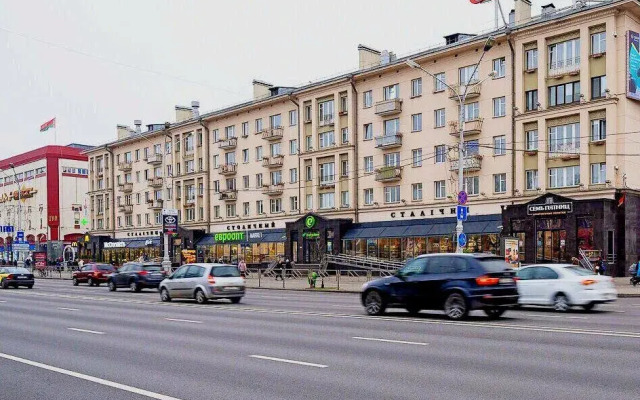 Vozle Tsuma, Metro Ploschad Kolasa Apartments