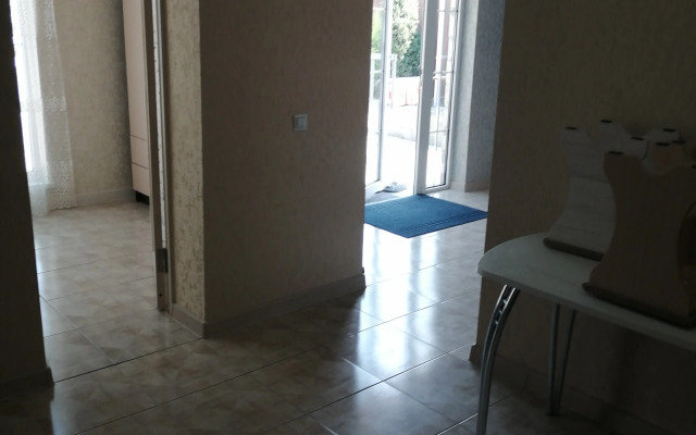 Na Krutoy Guest House