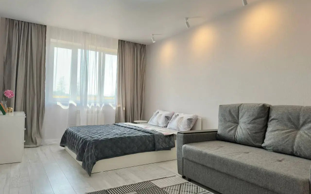 Ryadom S Readovskim Parkom Flat