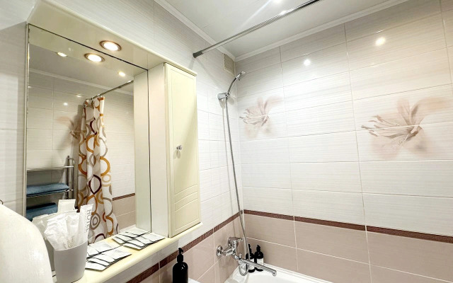 Dvukhkomnatnaya s balkonom na Pritomskom Flat