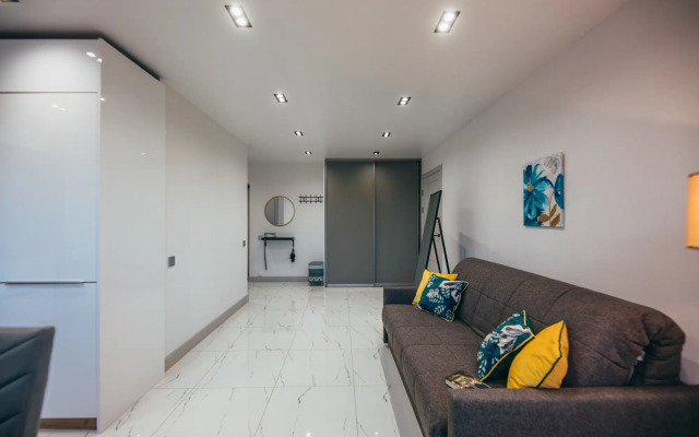 Privet, YA V Centre Flat