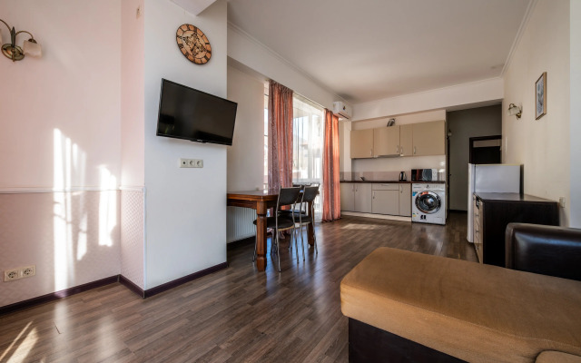Oplot - Klassicheskie s balkonom i vannoj 8 Apartments
