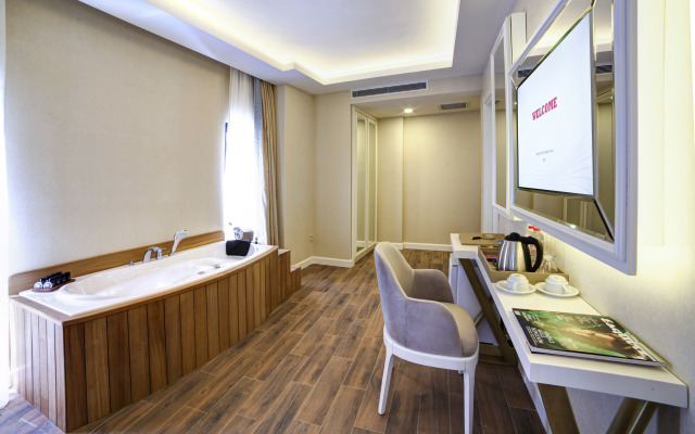Great Fortune Design Hotel