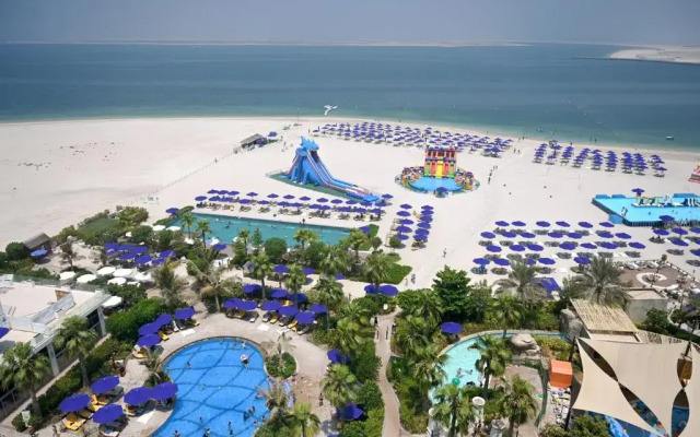 Курортный отель Centara Mirage Beach Resort Dubai