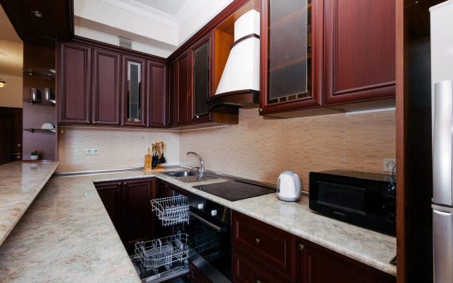 2-K v Novostroyke, Ulitsa Arama, Di480 Flat