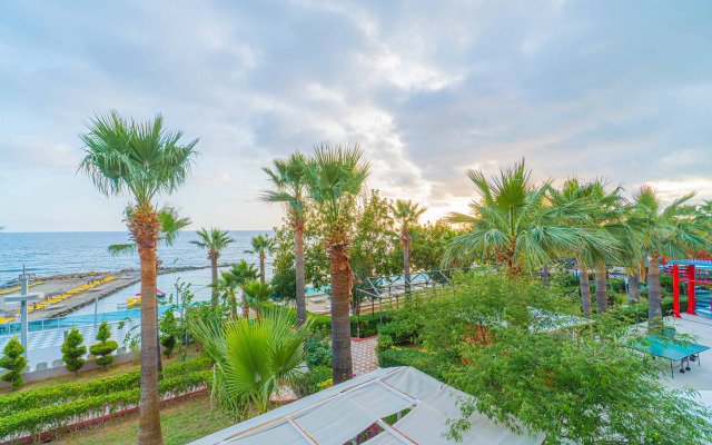 Pyxis Point Hotel - All Inclusive