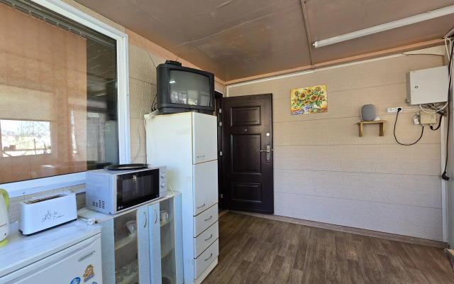 Private house Dom S Basseynom U Morya