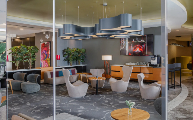Radisson Collection Paradiz SPA, Soci