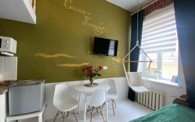 Квартира New Horizon Есения классический интерьер в духе Петербурга у Садовой