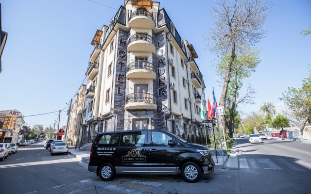 Leader Hotel