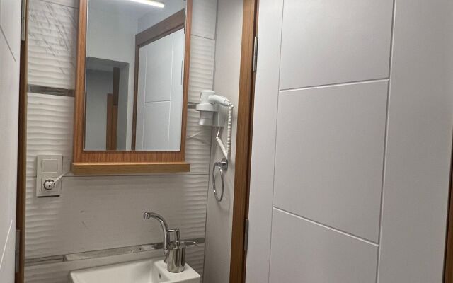 Апартаменты City Center Serenity: Stylish Studios