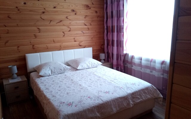 Na Lugovoy Guest House