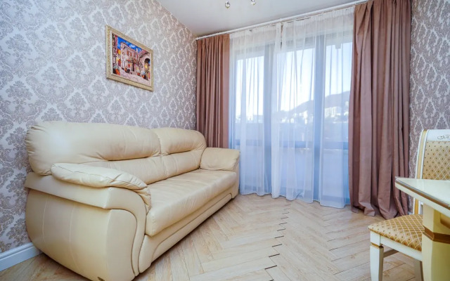 8 Krymskiy Mamayka Apartment