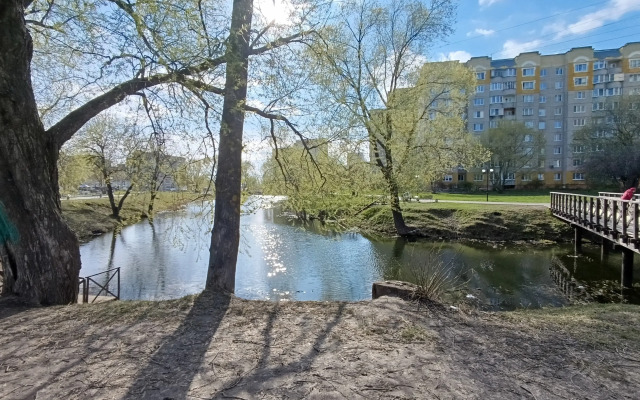 Na Ulitse Komissarova 1g Flat
