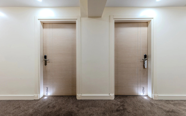 Roys Hotel & Suites Hotel