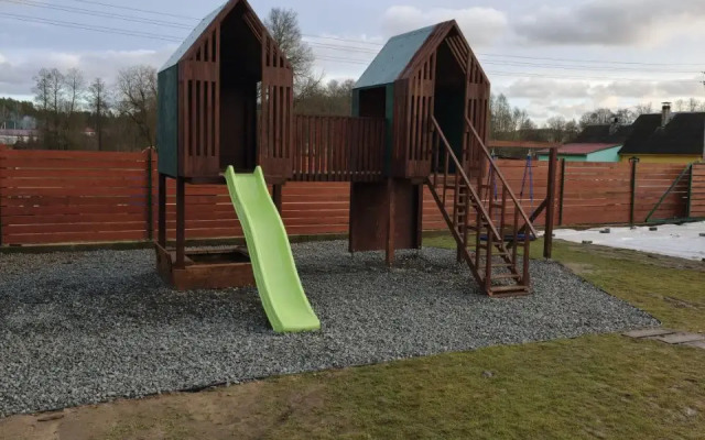 Частный дом с сауной и купелью на опушке леса