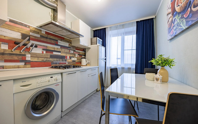 Апартаменты двухкомнатные в самом центре на Большой Покровской 73, Сова-Дом