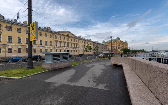 Spacious Apartment on the Embankment Apartments