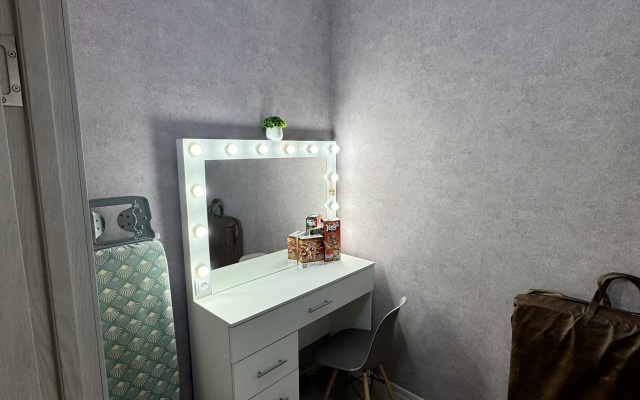 Yevrodvushka S Garderobnoy Flat