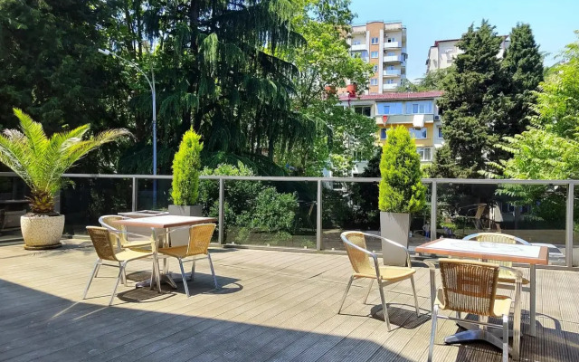 Maro Hotel