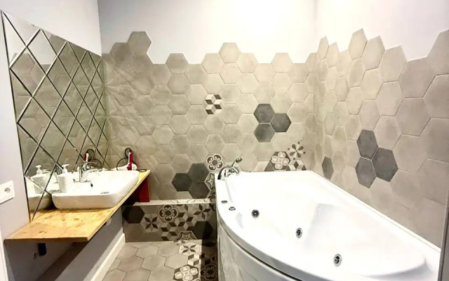 Verhnetorgovaya Ploschad 4 Apartments