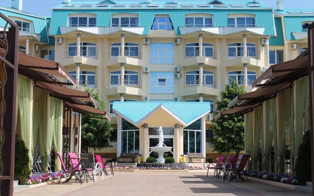 Yuzhnyij Parus Hotel