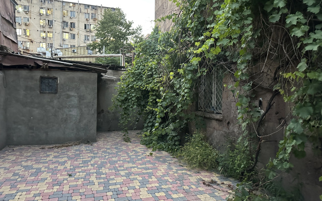 Kamenny Dom na Ulitse Horenatsi Private House