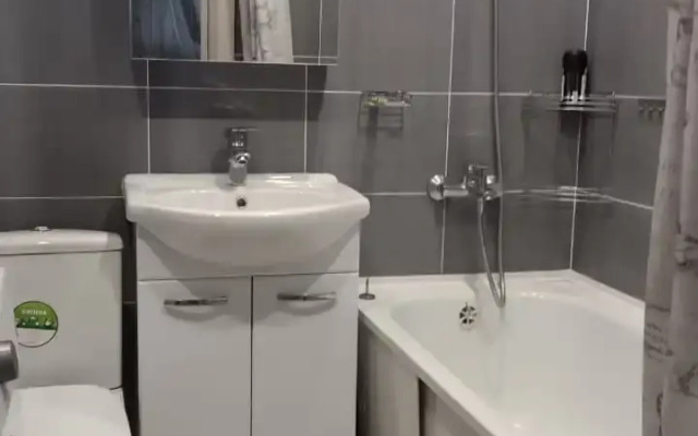 1k. Kvartira Ulitsa Rozyi Lyuksemburg, 118 Flat