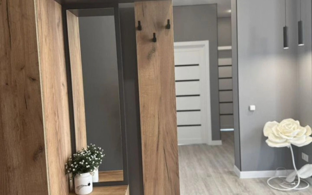 Chetyrekhkomnatnaya Na Druzhby 28/7 Flat