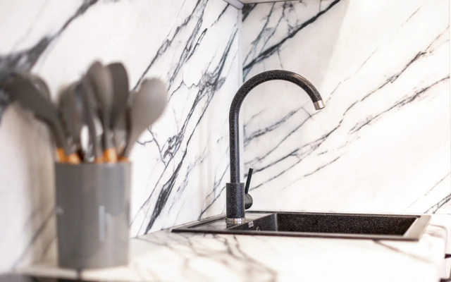 Chetyrekhmestnye Studiya Komfort Apartments