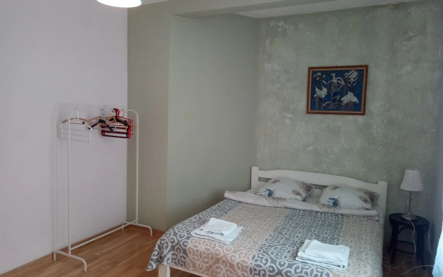 1926 God Alleya Luizy Flat