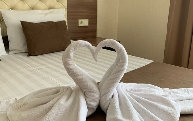 Golden Plaza Guest House