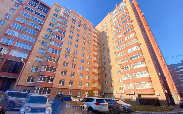 V Tsentre u Areny Apartments