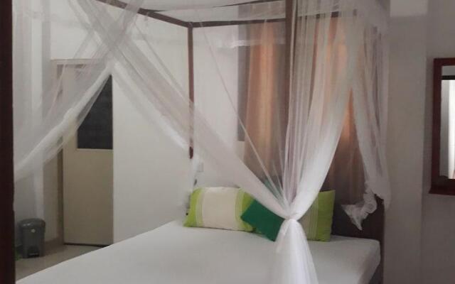 Arcade Beach Hotel