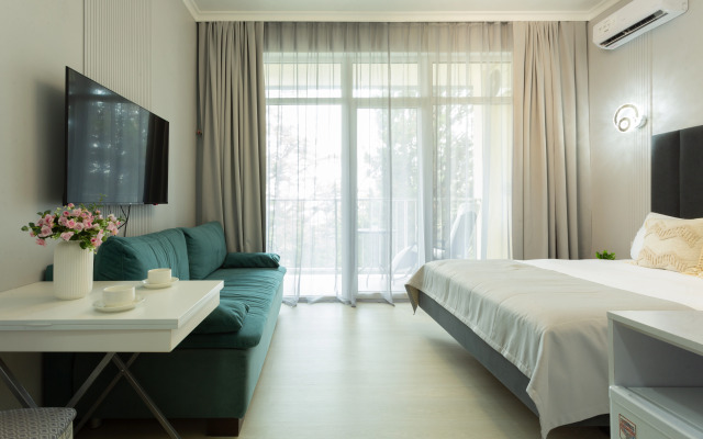 Poslednij Etazh Leta - Stilnaya Studiya u Morya v Sochi (Ashe) Apartments