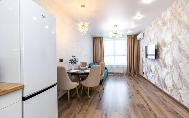 2 Nochi Na Ulitse Imeni Machugi 166b/1 Flat