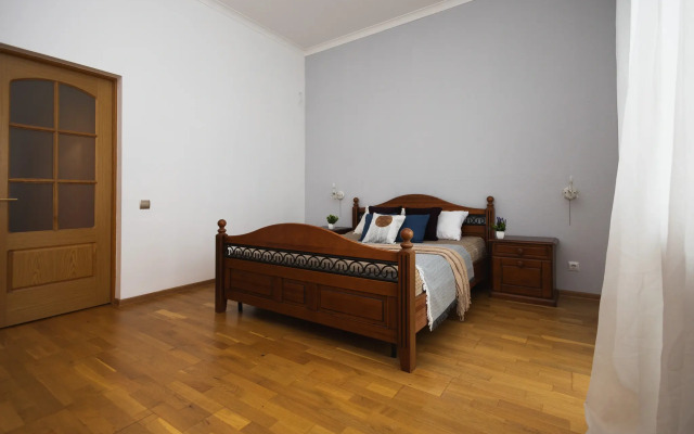 Частный дом 5-комнатный таунхаус на проспекте Мира 176