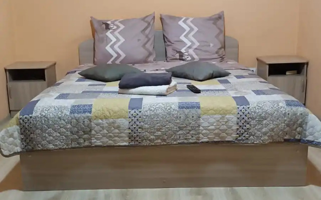 Студия на Улице Полины Осипенко 13