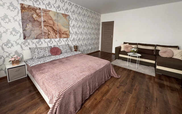 V Samom Tsentre Istoricheskogo Rayona Amalienau Flat