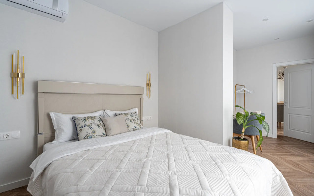 Magnoliya Flat