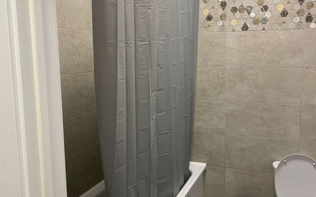 Svetlaya I Uyutnaya Studiya V ZhK Stary Tsentr Apartments